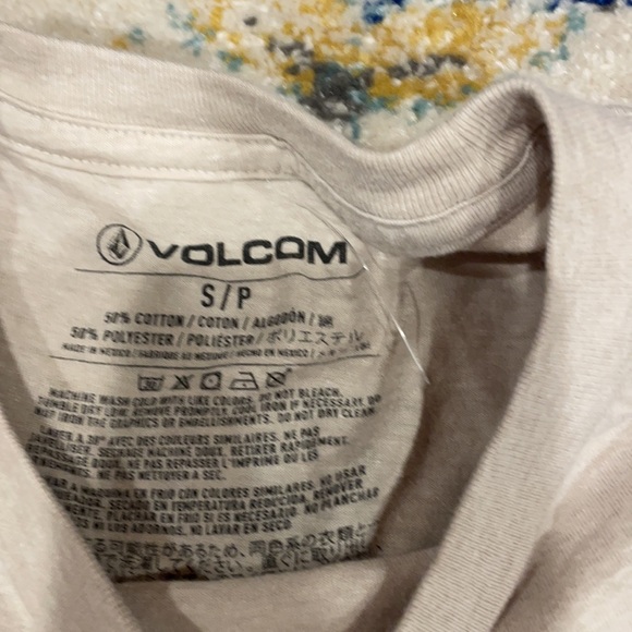 Volcom tee shirt - Picture 3 of 4